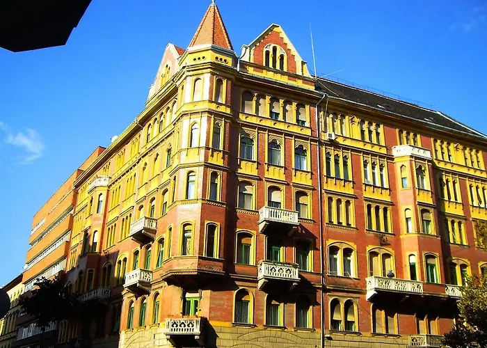 Dr. Blondy Apartments